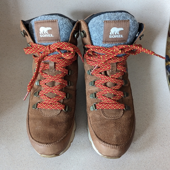 SOREL Kinetic Conquest Winter trail hiking Boots short style - Picture 2 of 5